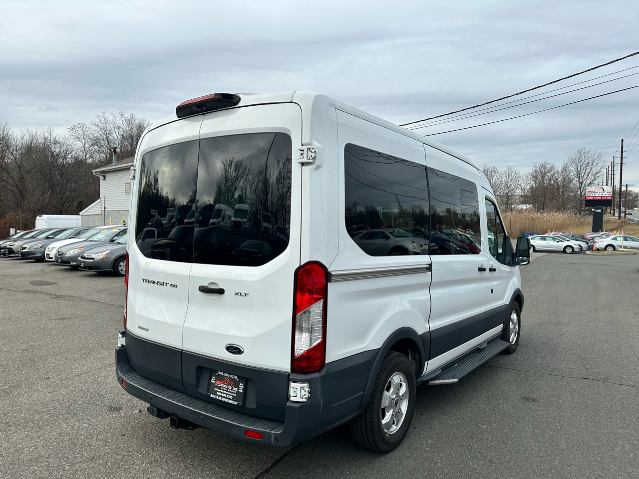 Ford Transit 150 Wagon Med. Roof XLT w/Sliding Pass. 130-in. WB 2018