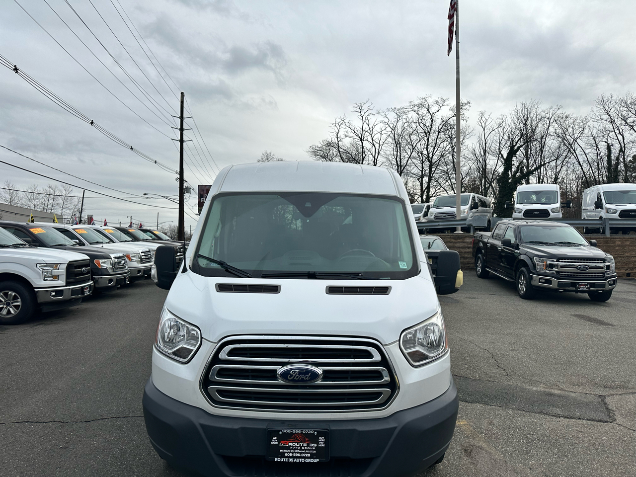 Ford Transit 150 Wagon Med. Roof XLT w/Sliding Pass. 130-in. WB 2018