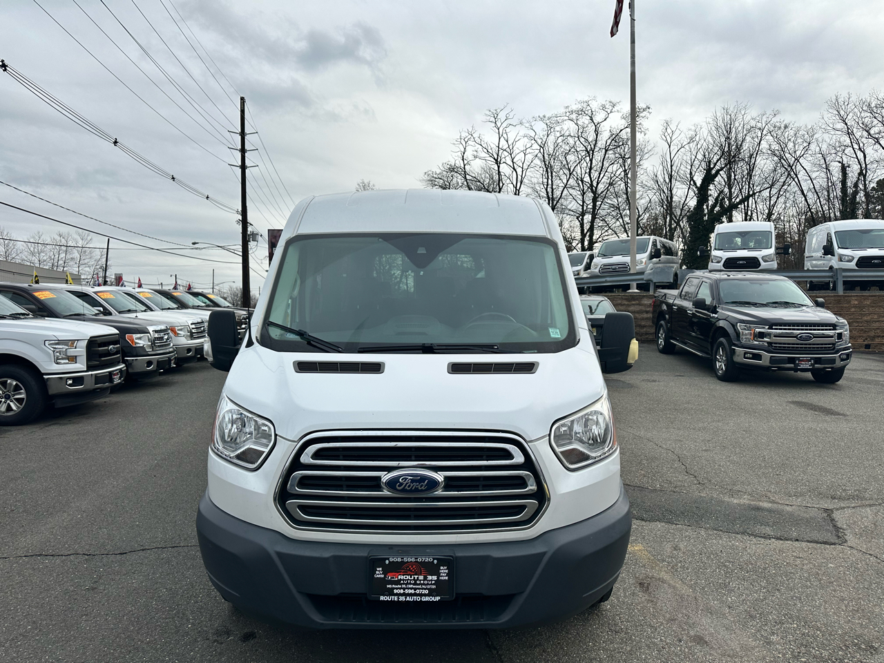 Ford Transit 150 Wagon Med. Roof XLT w/Sliding Pass. 130-in. WB 2018