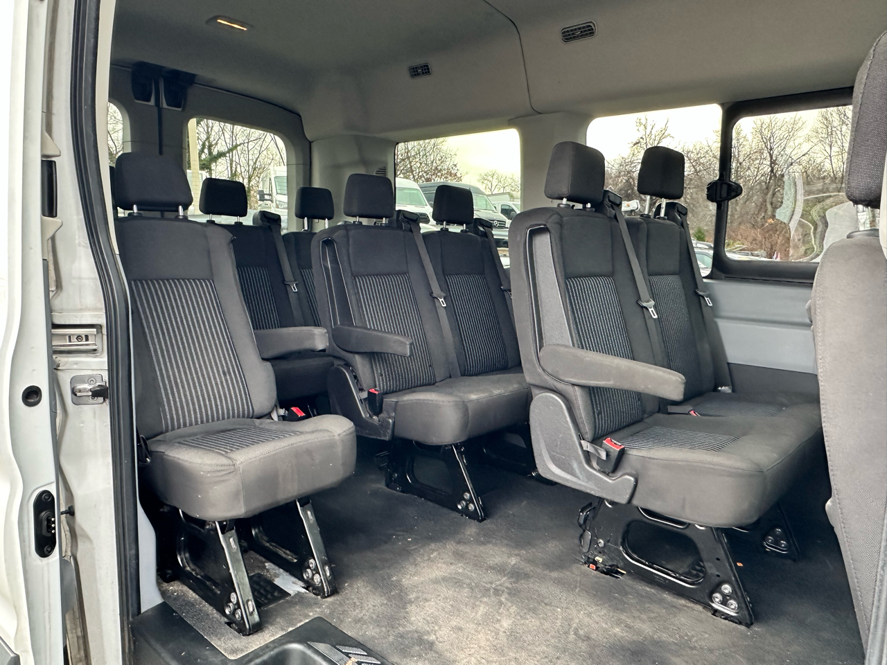 Ford Transit 150 Wagon Med. Roof XLT w/Sliding Pass. 130-in. WB 2018