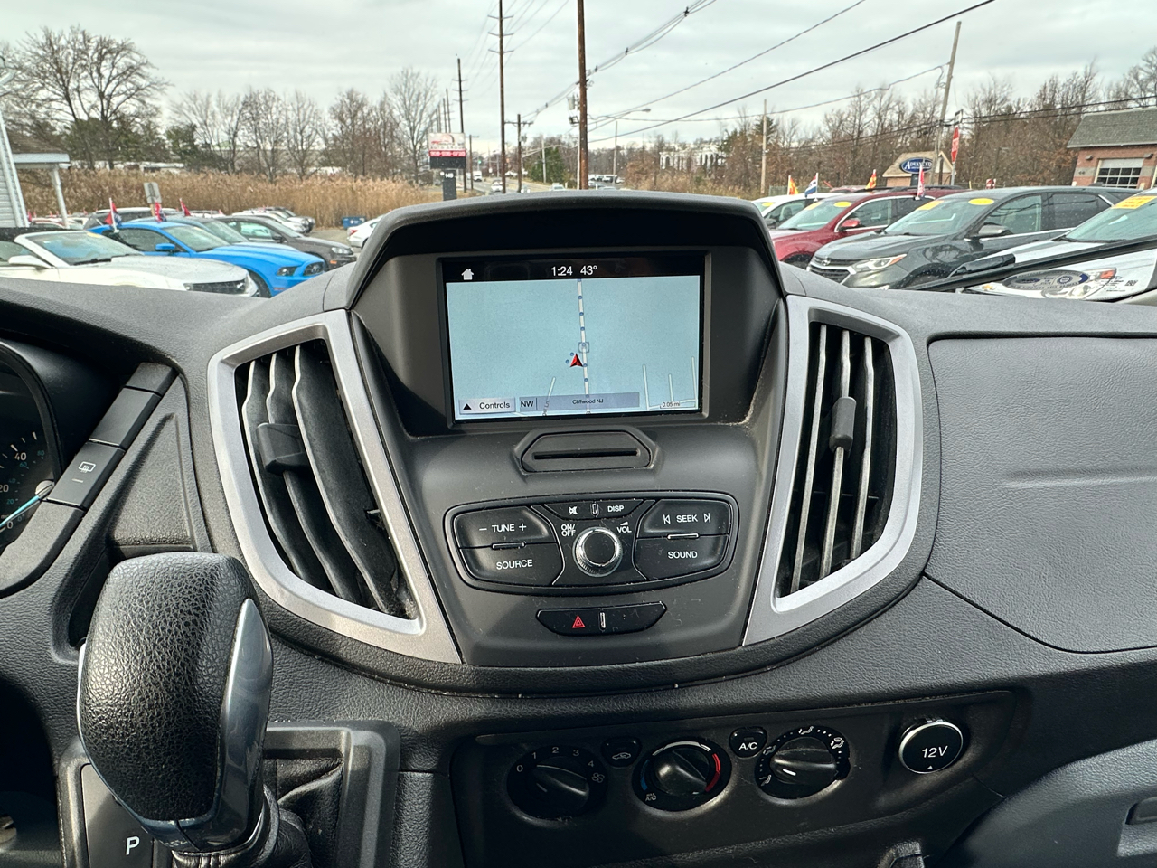 Ford Transit 150 Wagon Med. Roof XLT w/Sliding Pass. 130-in. WB 2018