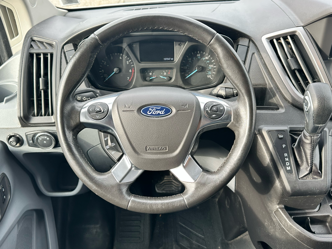 Ford Transit 150 Wagon Med. Roof XLT w/Sliding Pass. 130-in. WB 2018