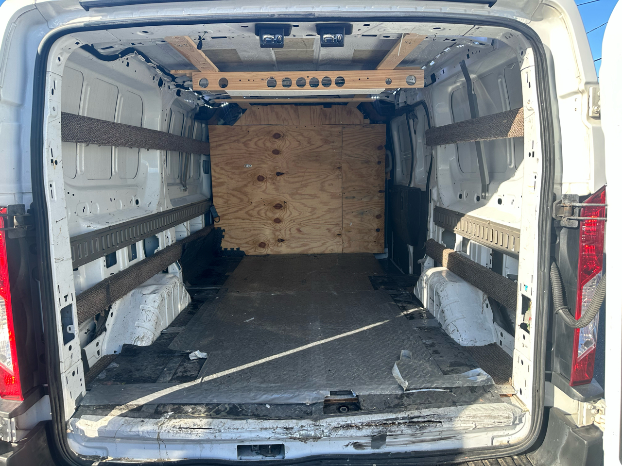 Ford Transit 150 Van Low Roof 60/40 Pass. 130-in. WB 2016