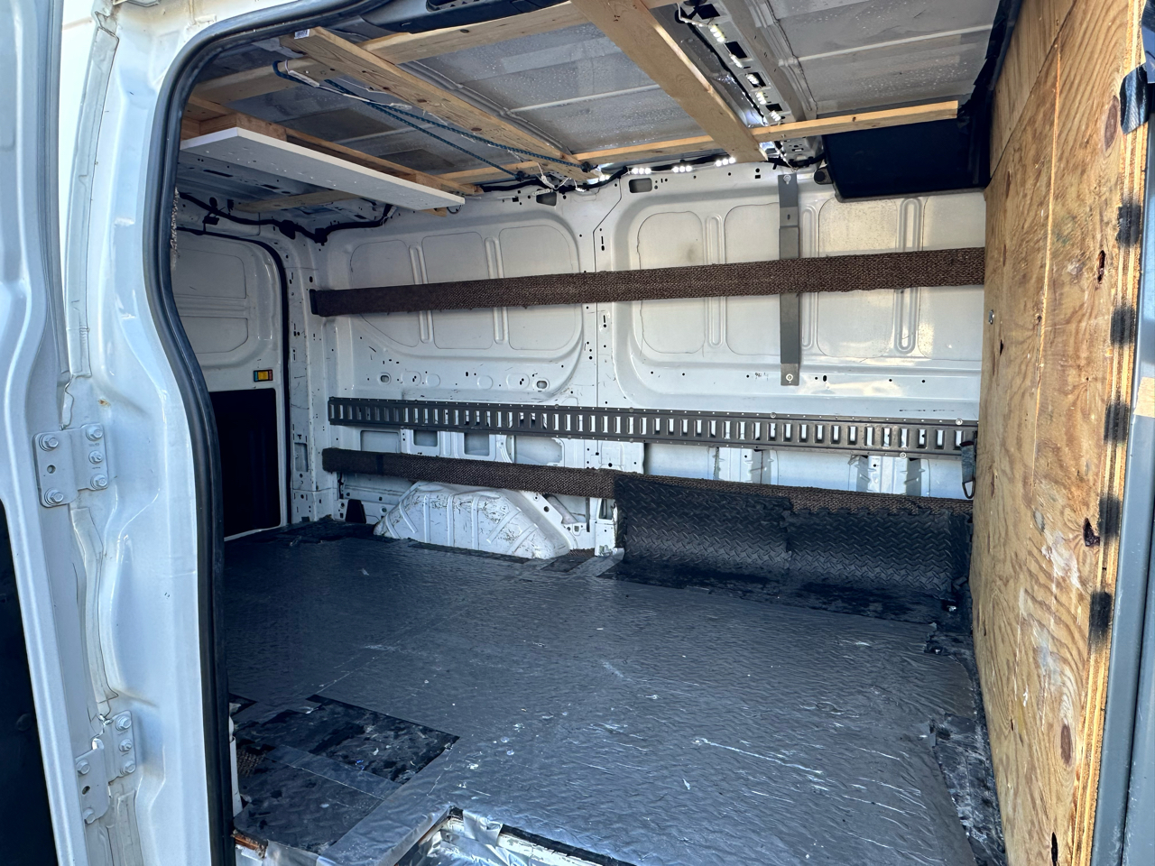 Ford Transit 150 Van Low Roof 60/40 Pass. 130-in. WB 2016