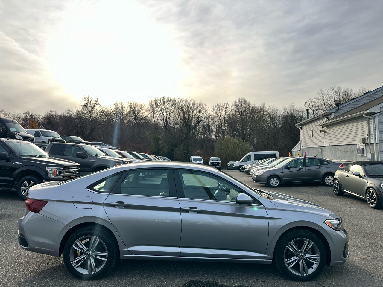 Volkswagen Jetta SE 2024