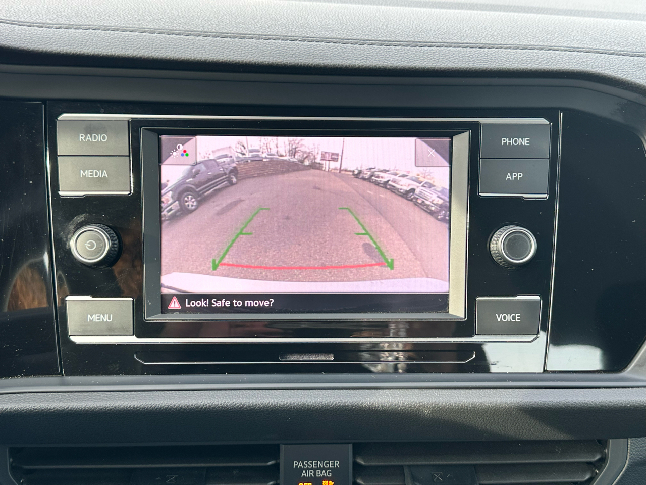 Volkswagen Jetta SE 2024