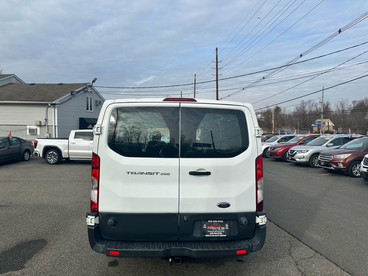 Ford Transit 250 Van Low Roof 60/40 Pass. 148-in. WB 2017