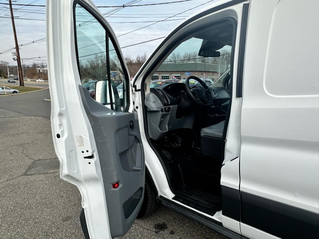 Ford Transit 250 Van Low Roof 60/40 Pass. 148-in. WB 2017