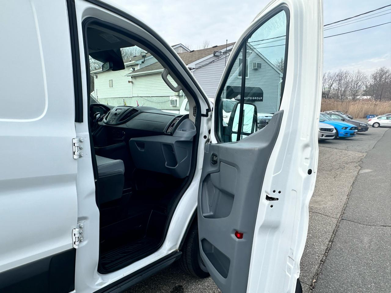 Ford Transit 250 Van Low Roof 60/40 Pass. 148-in. WB 2017