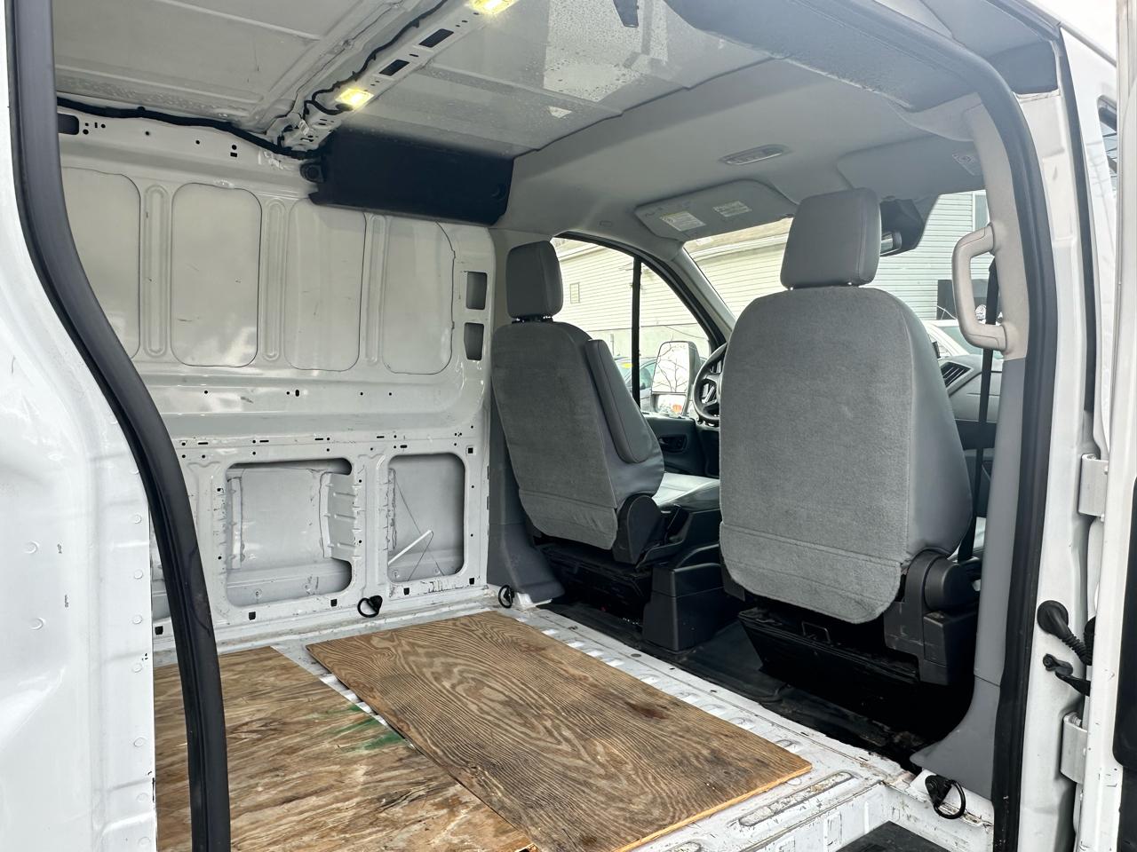 Ford Transit 250 Van Low Roof 60/40 Pass. 148-in. WB 2017