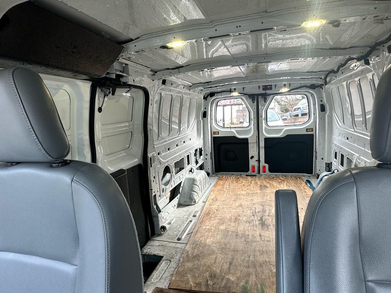 Ford Transit 250 Van Low Roof 60/40 Pass. 148-in. WB 2017