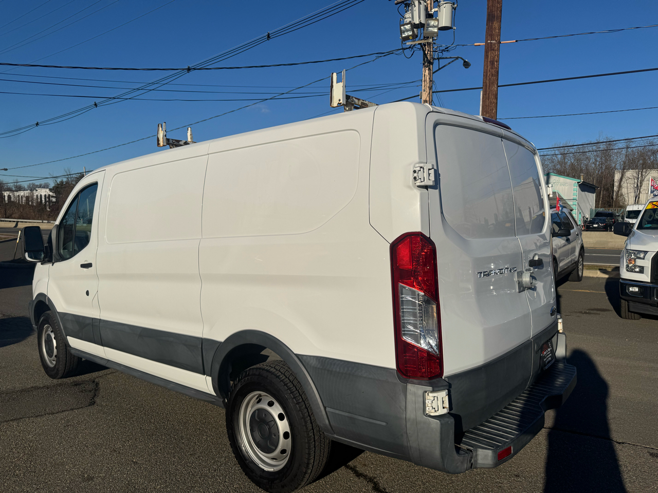 Ford Transit 250 Van Low Roof 60/40 Pass.130-in. WB 2016