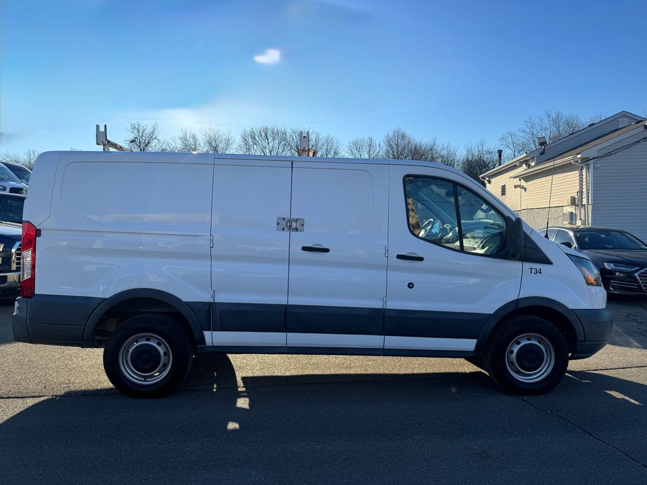 Ford Transit 250 Van Low Roof 60/40 Pass.130-in. WB 2016