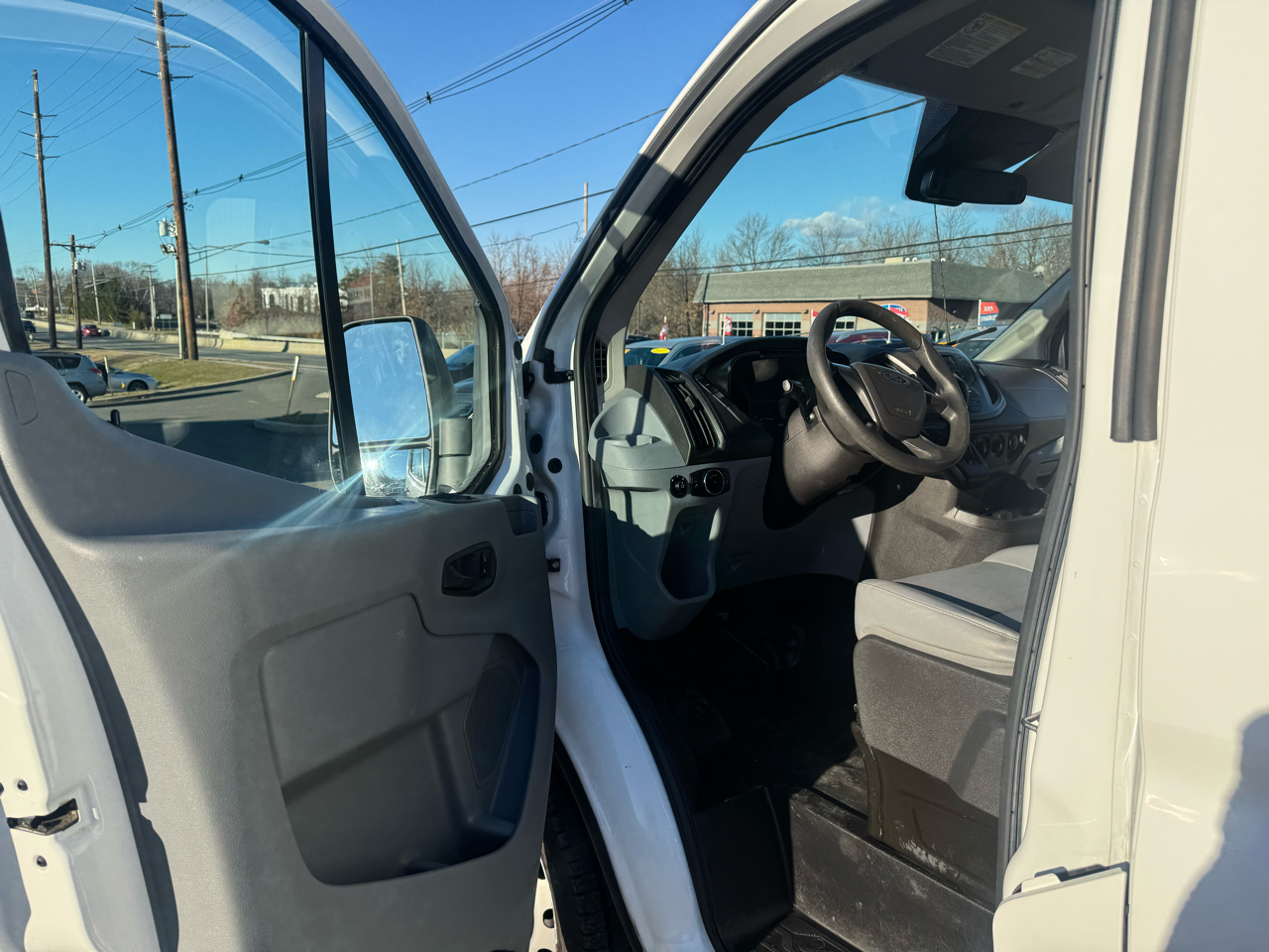 Ford Transit 250 Van Low Roof 60/40 Pass.130-in. WB 2016