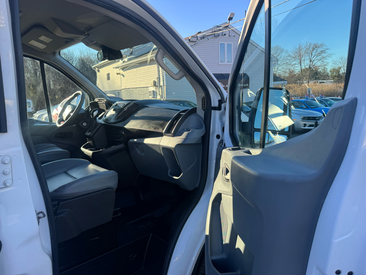 Ford Transit 250 Van Low Roof 60/40 Pass.130-in. WB 2016