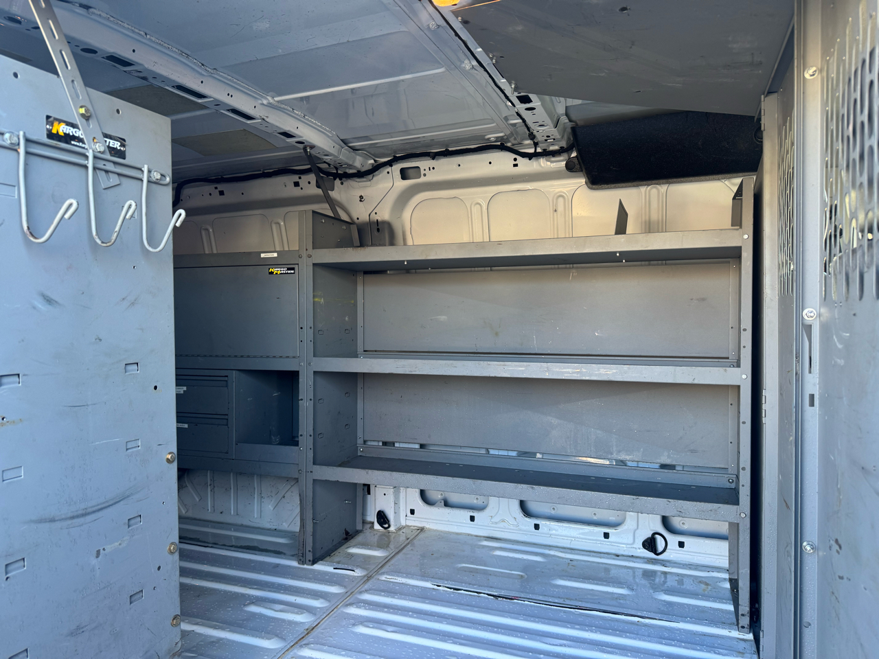 Ford Transit 250 Van Low Roof 60/40 Pass.130-in. WB 2016