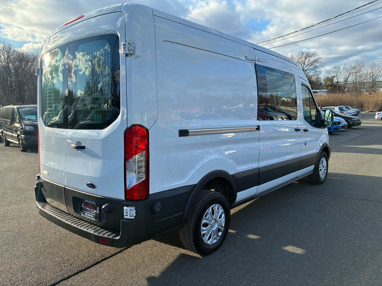 Ford Transit 250 Van Med. Roof w/Sliding Pass. 148-in. WB 2015