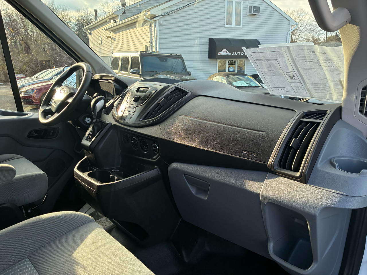 Ford Transit 250 Van Med. Roof w/Sliding Pass. 148-in. WB 2015