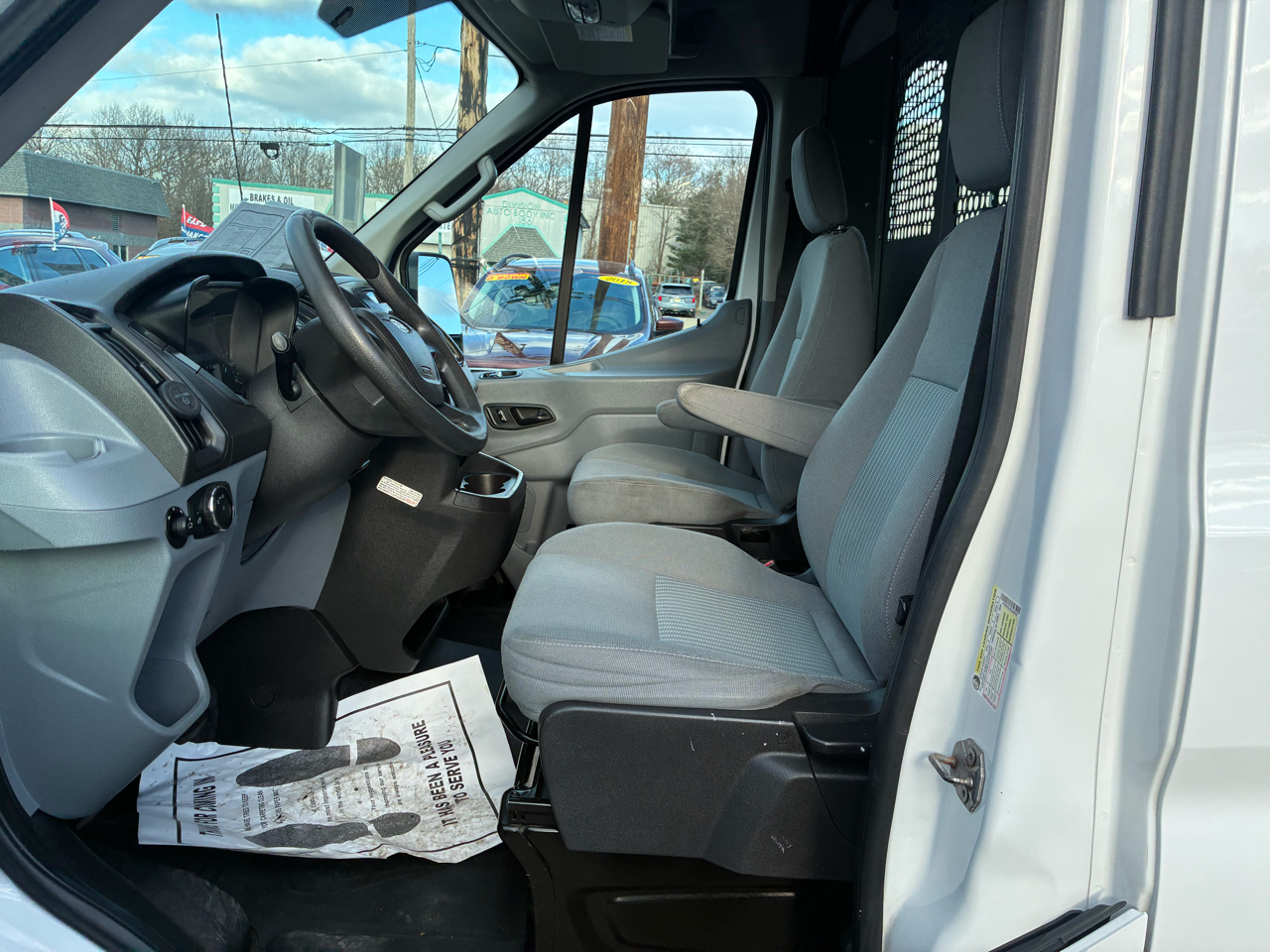 Ford Transit 250 Van Med. Roof w/Sliding Pass. 148-in. WB 2015