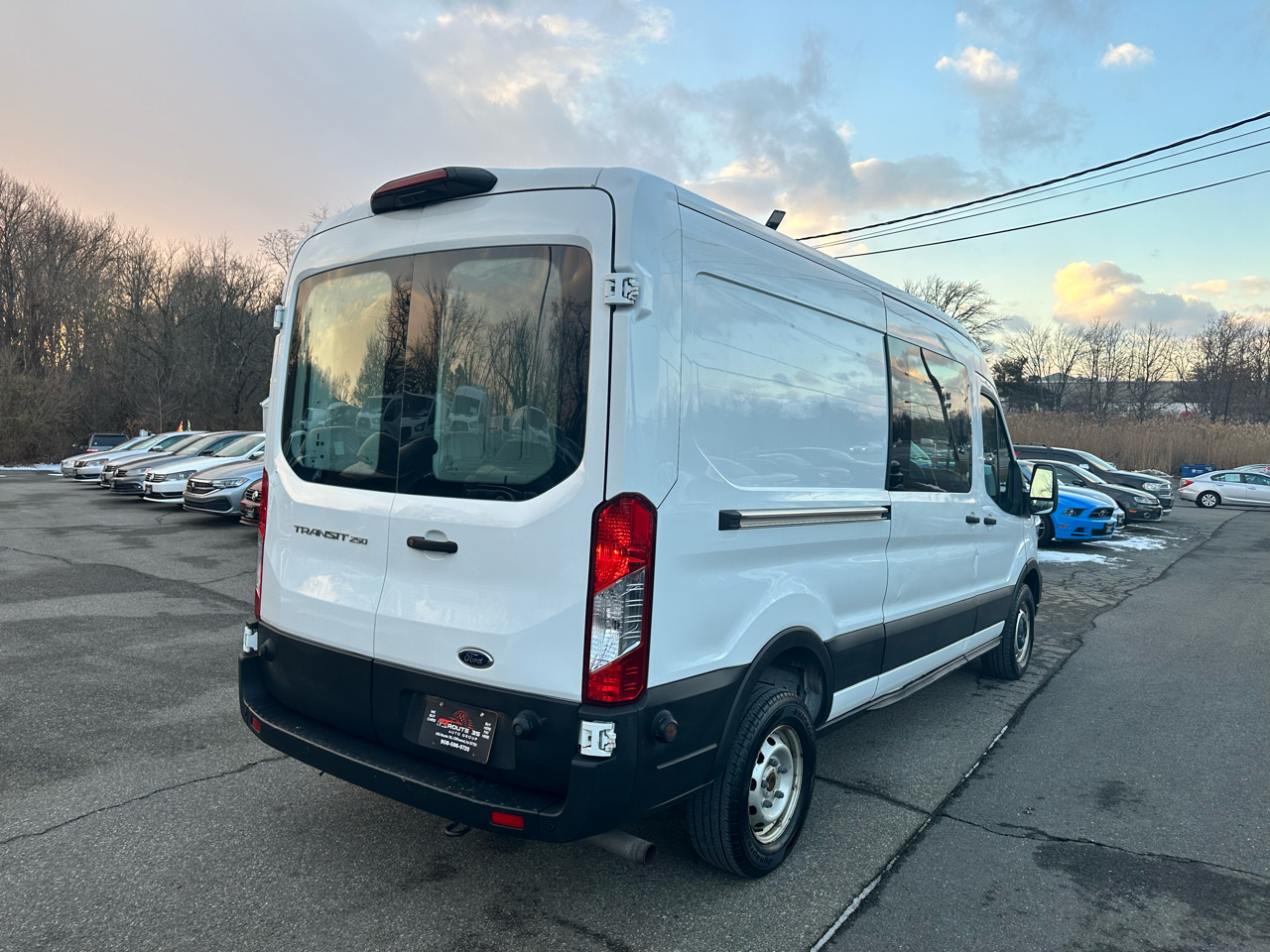 Ford Transit 250 Van Med. Roof w/Sliding Pass. 130-in. WB 2020