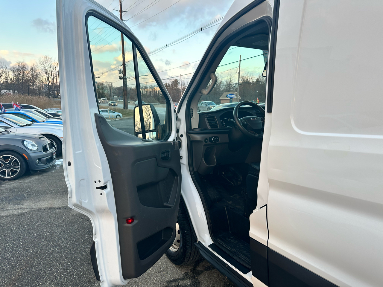 Ford Transit 250 Van Med. Roof w/Sliding Pass. 130-in. WB 2020