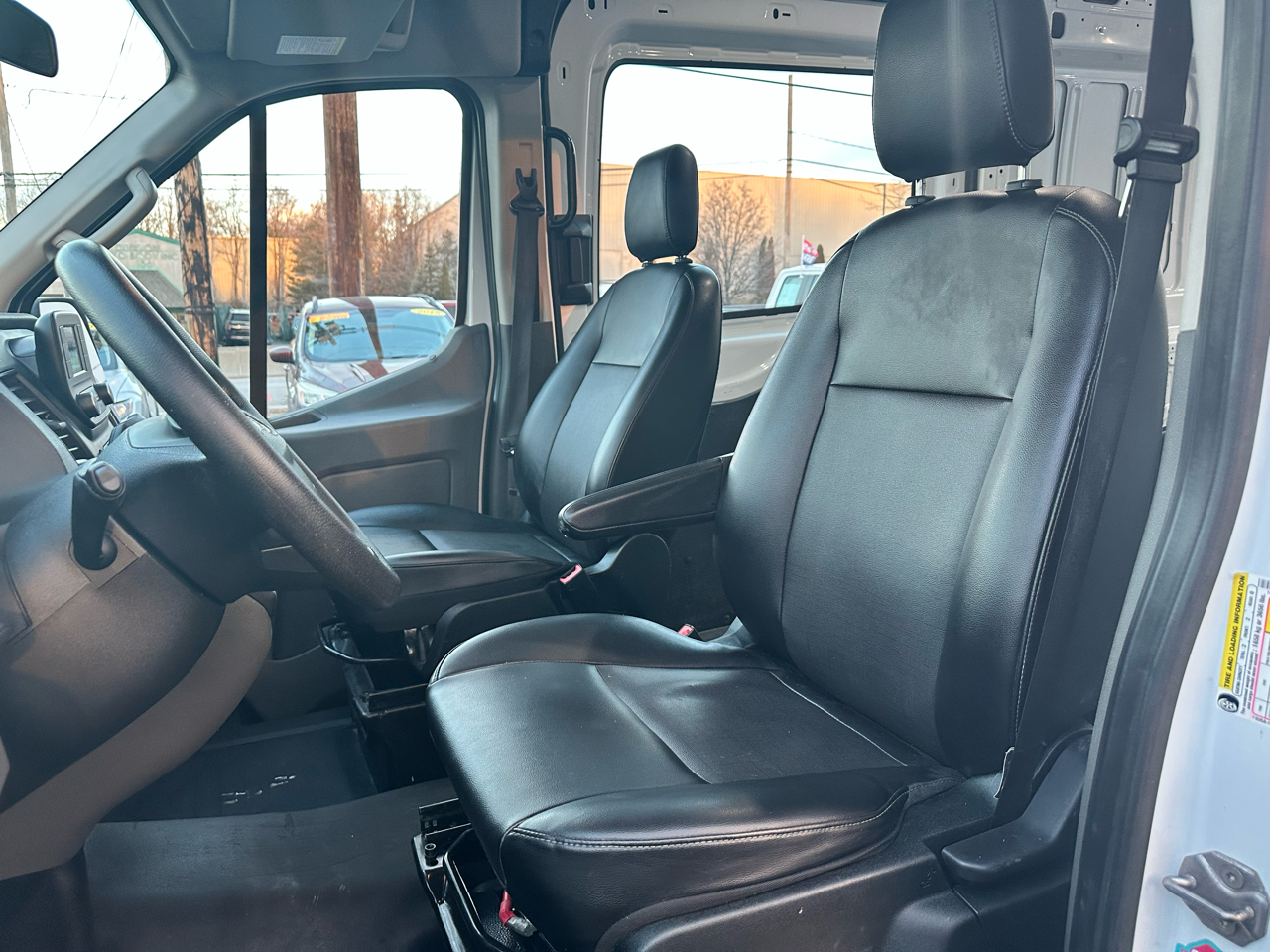 Ford Transit 250 Van Med. Roof w/Sliding Pass. 130-in. WB 2020