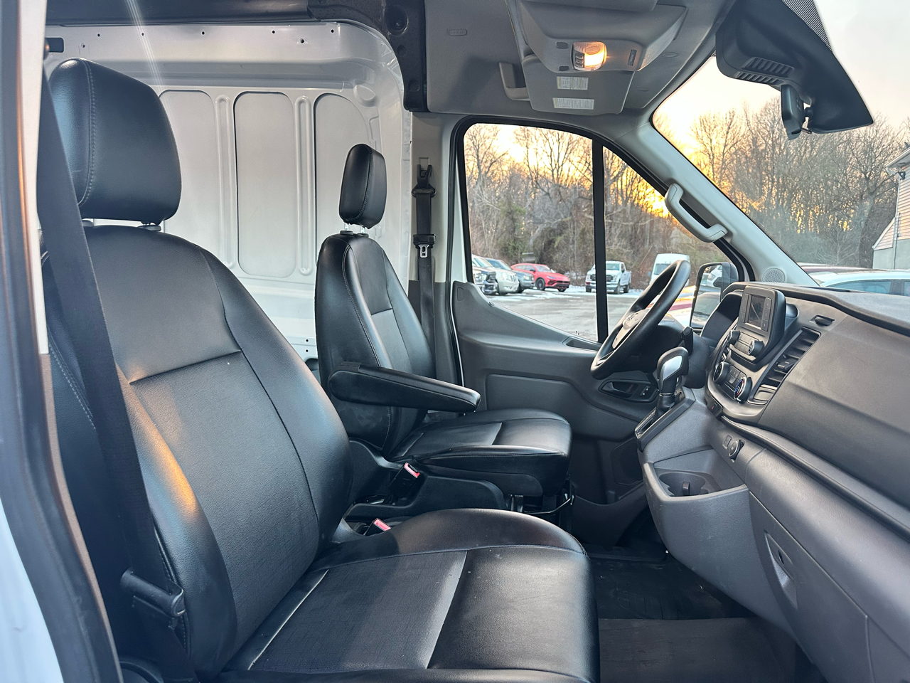 Ford Transit 250 Van Med. Roof w/Sliding Pass. 130-in. WB 2020