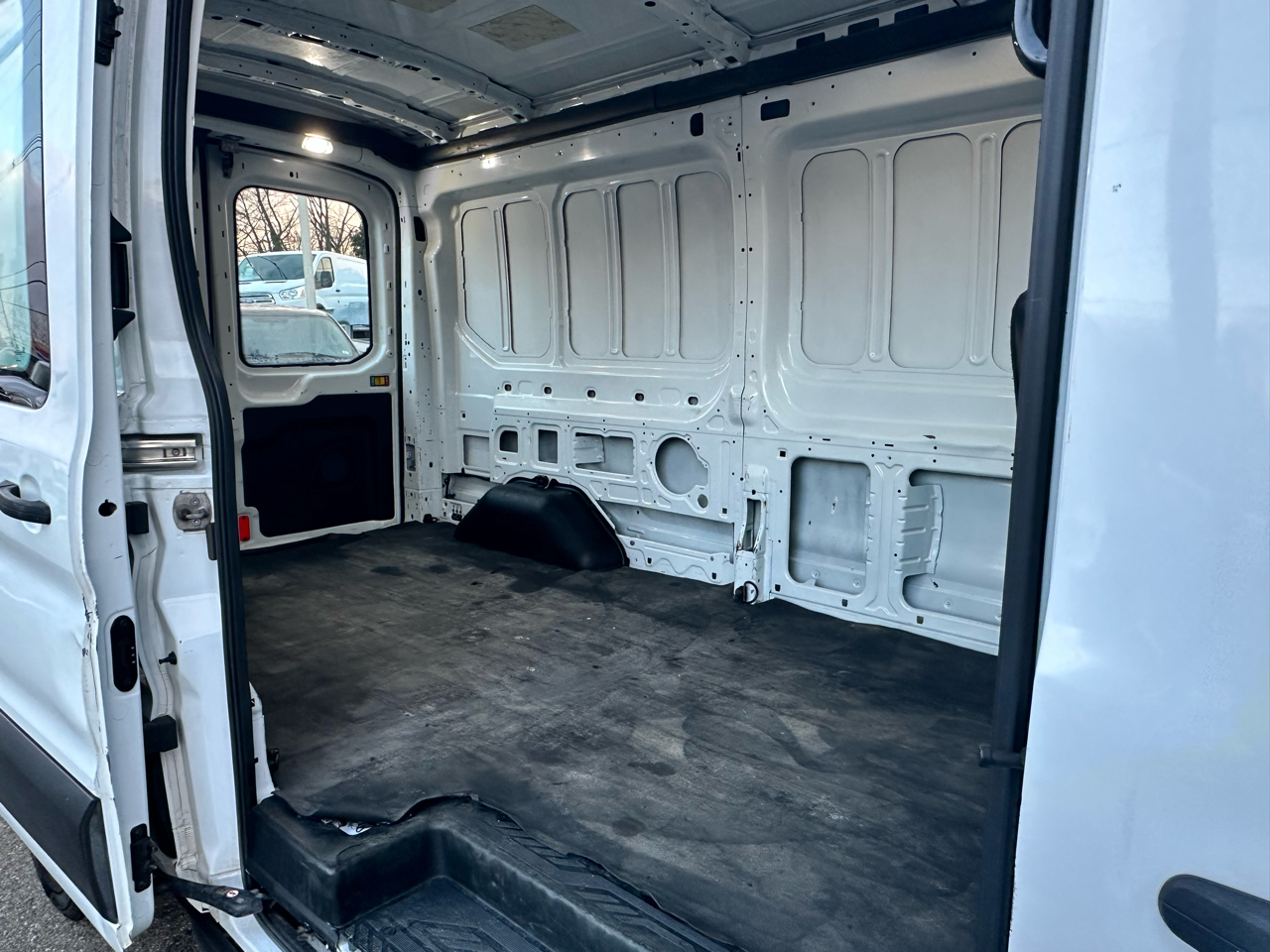 Ford Transit 250 Van Med. Roof w/Sliding Pass. 130-in. WB 2020