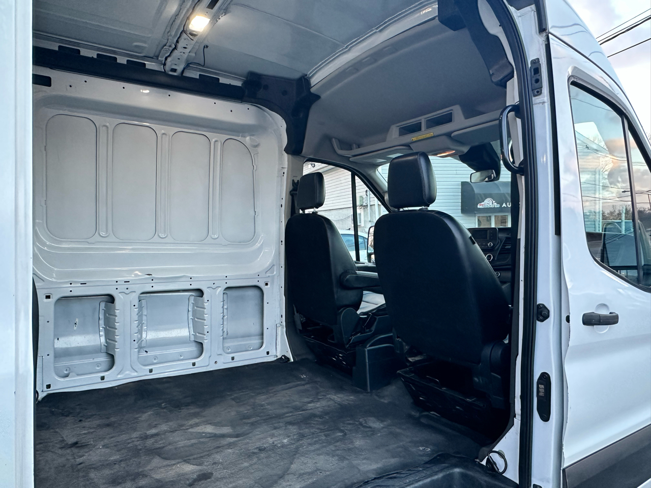 Ford Transit 250 Van Med. Roof w/Sliding Pass. 130-in. WB 2020