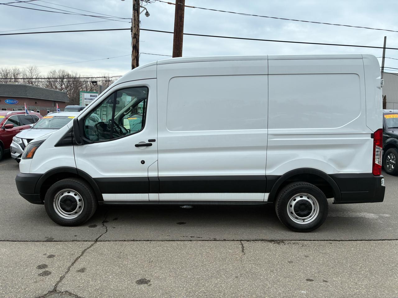 Ford Transit 250 Van Med. Roof w/Sliding Pass. 130-in. WB 2019