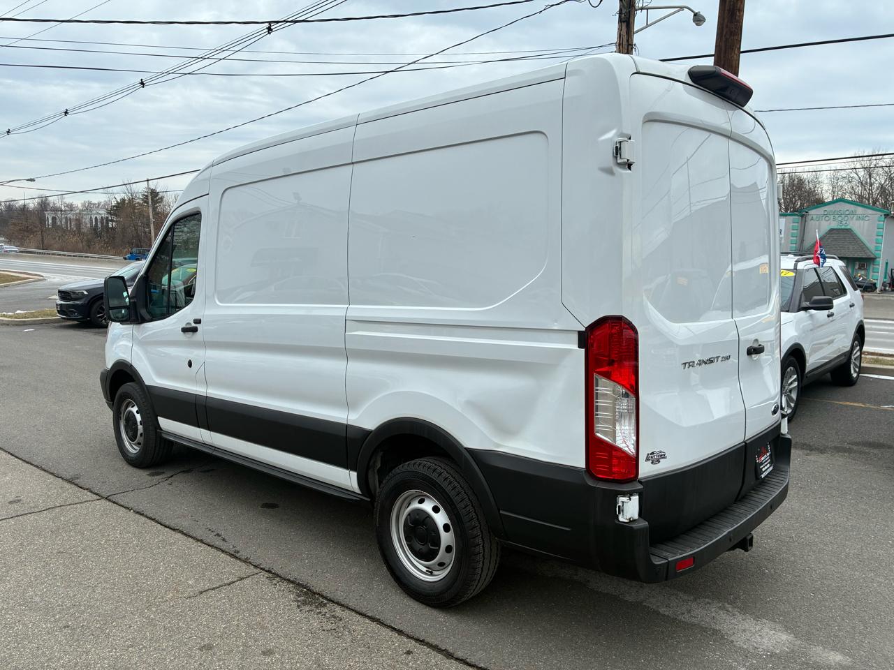 Ford Transit 250 Van Med. Roof w/Sliding Pass. 130-in. WB 2019