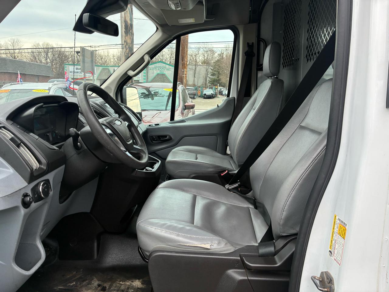 Ford Transit 250 Van Med. Roof w/Sliding Pass. 130-in. WB 2019