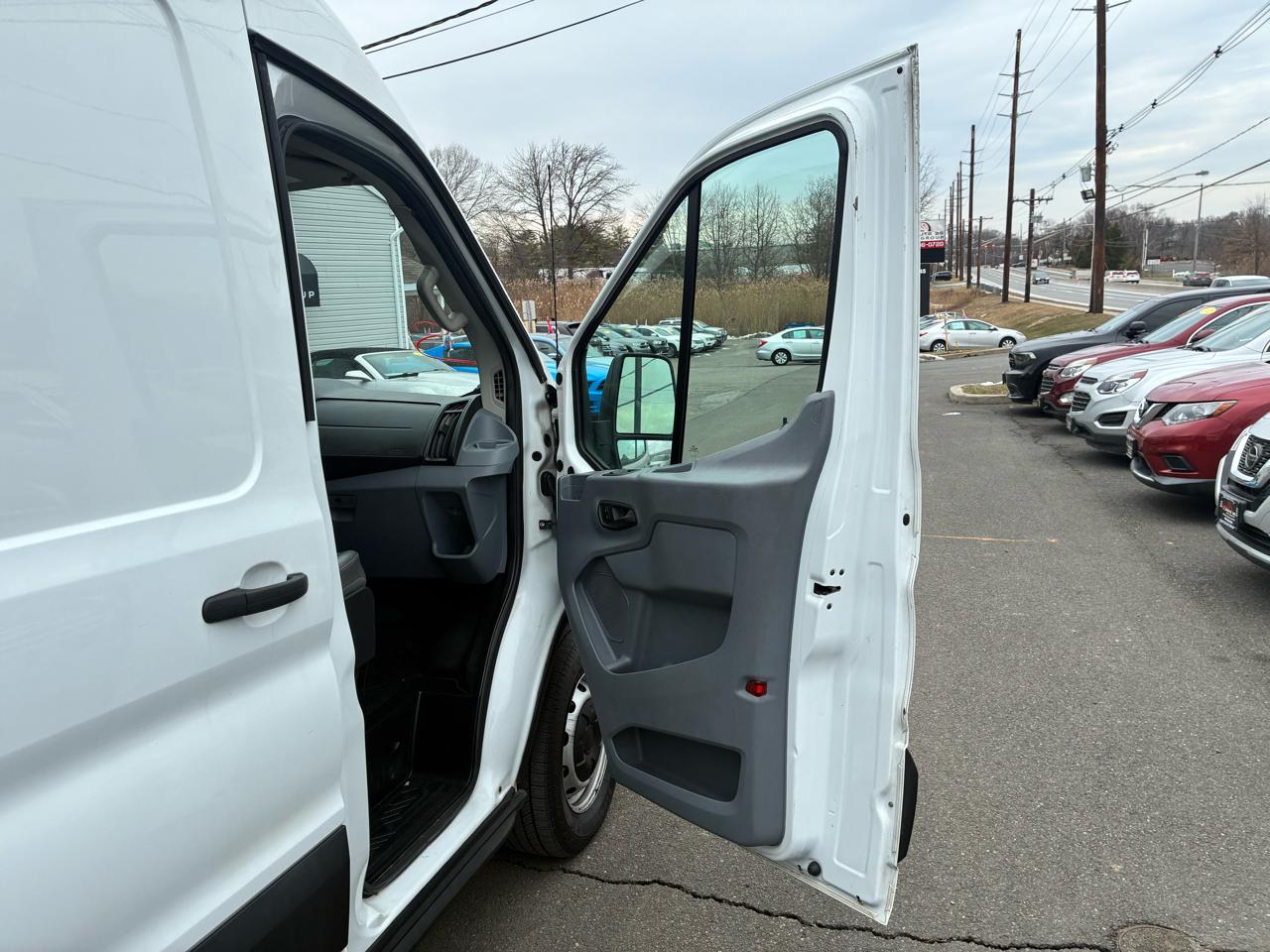 Ford Transit 250 Van Med. Roof w/Sliding Pass. 130-in. WB 2019