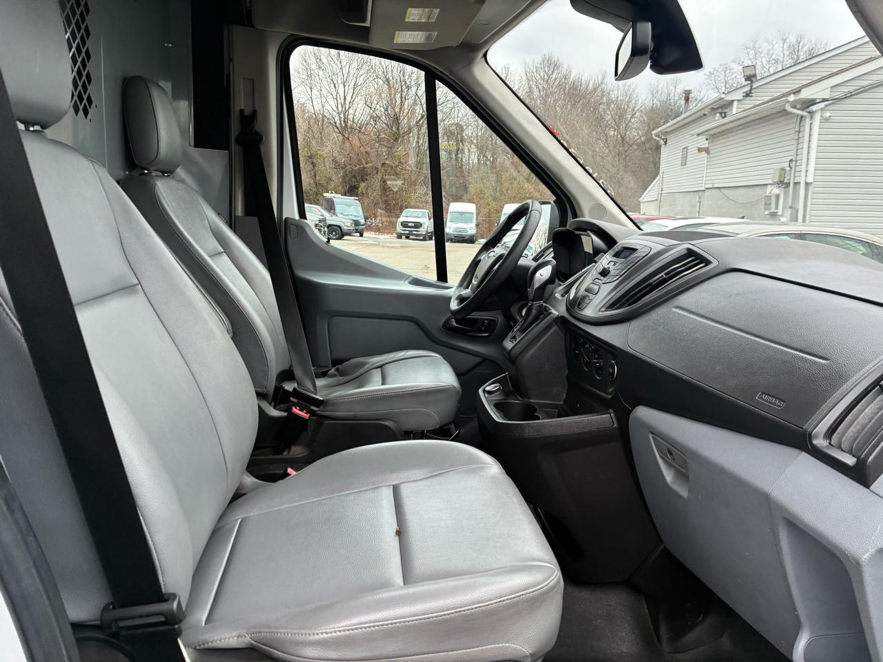 Ford Transit 250 Van Med. Roof w/Sliding Pass. 130-in. WB 2019