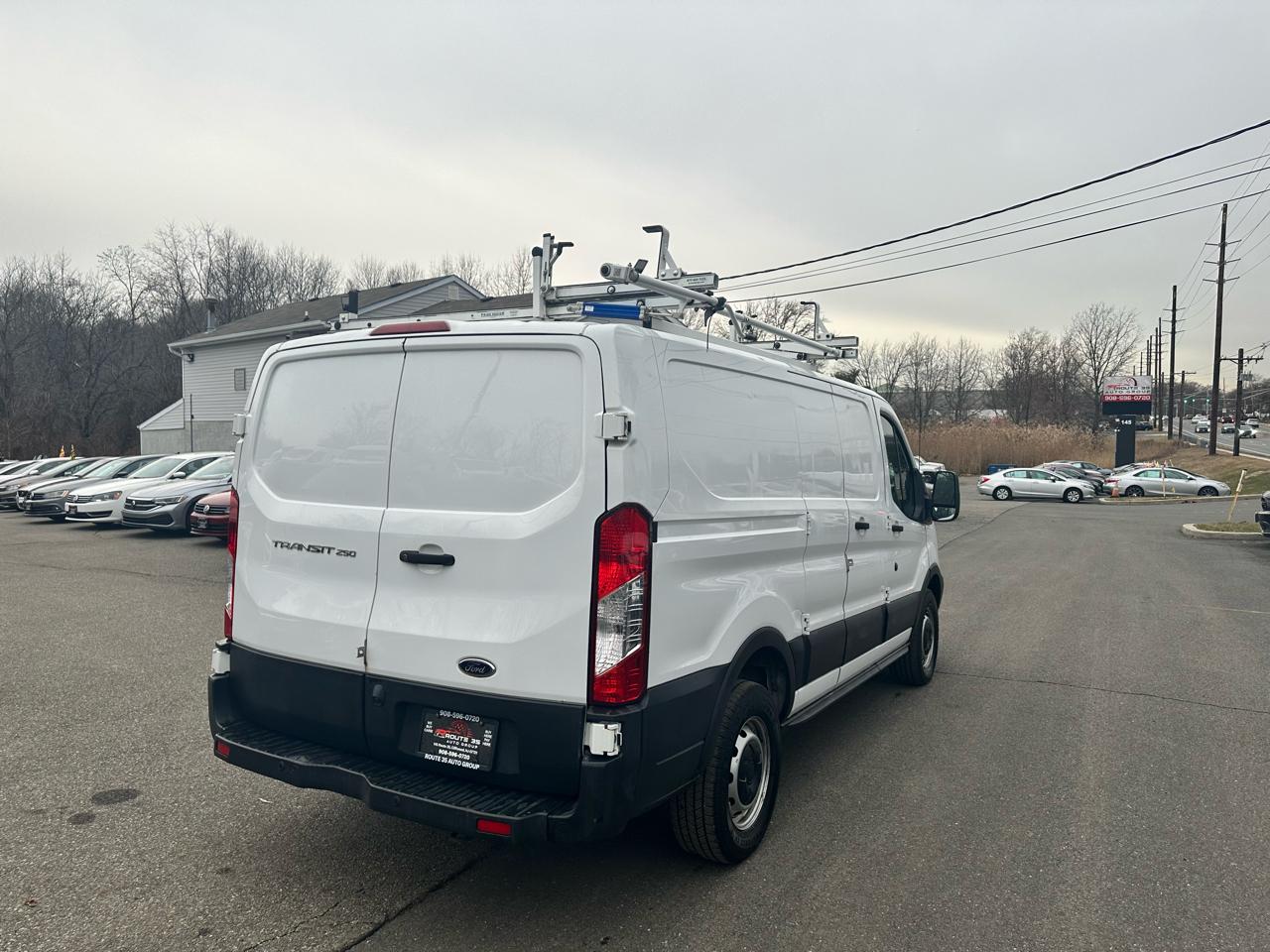 Ford Transit 250 Van Low Roof 60/40 Pass.130-in. WB 2019