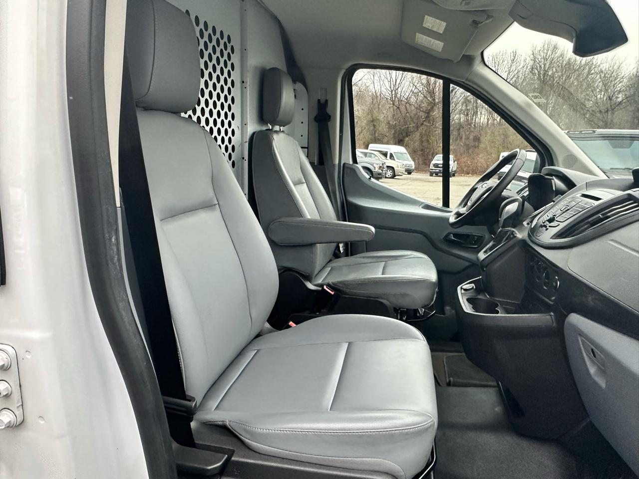 Ford Transit 250 Van Low Roof 60/40 Pass.130-in. WB 2019