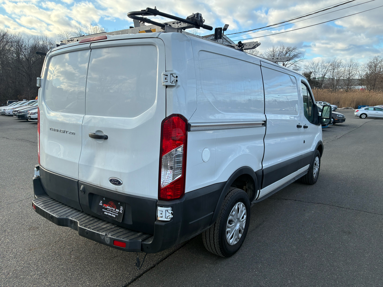 Ford Transit 250 Van Low Roof w/Sliding Pass. 130-in. WB 2017
