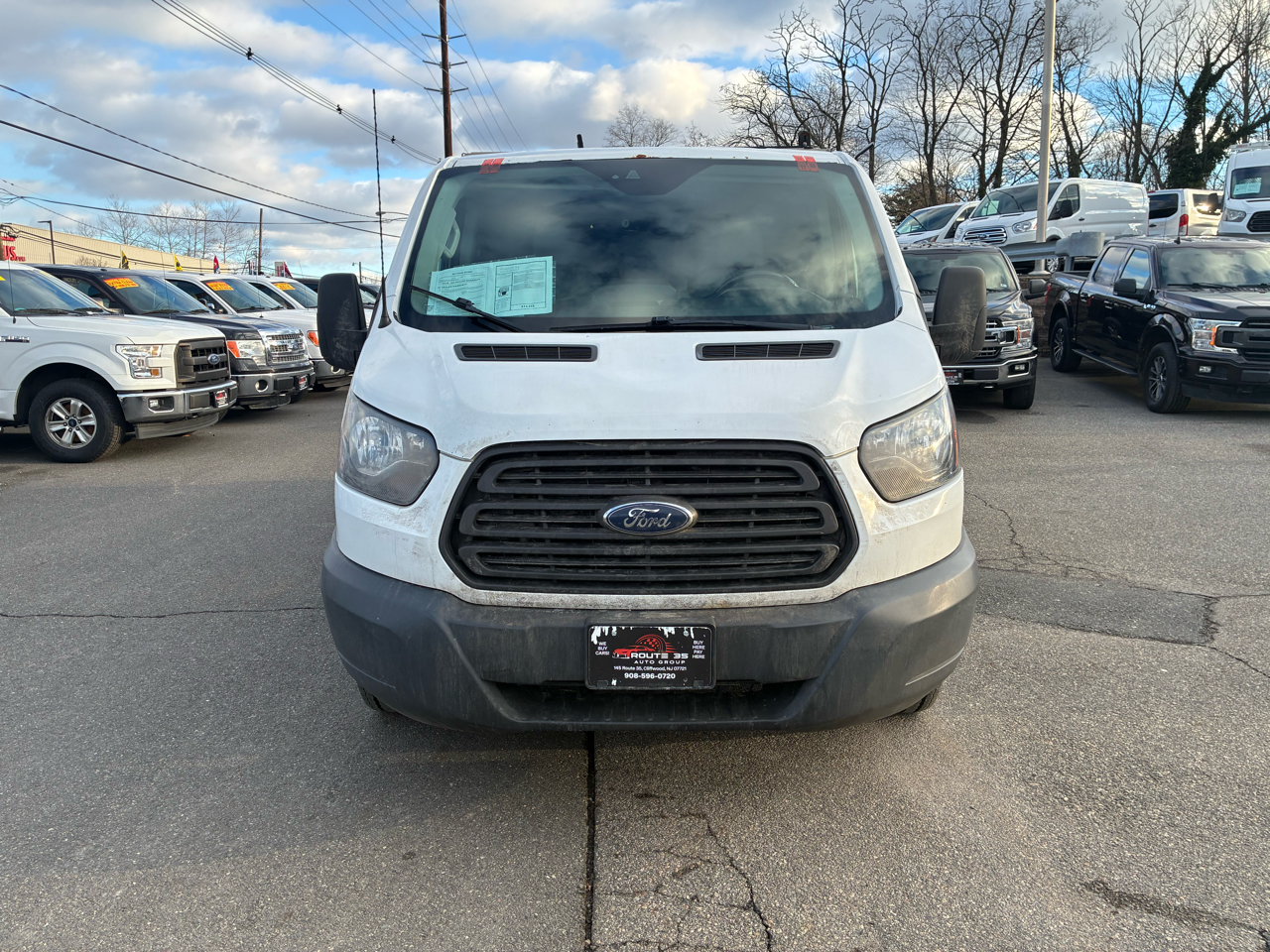 Ford Transit 250 Van Low Roof w/Sliding Pass. 130-in. WB 2017