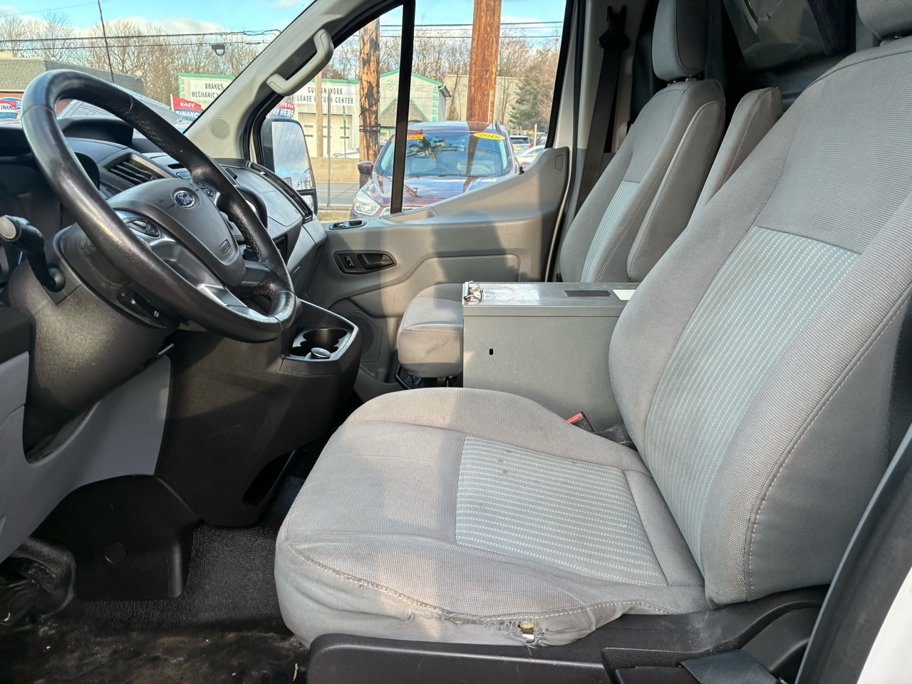 Ford Transit 250 Van Low Roof w/Sliding Pass. 130-in. WB 2017