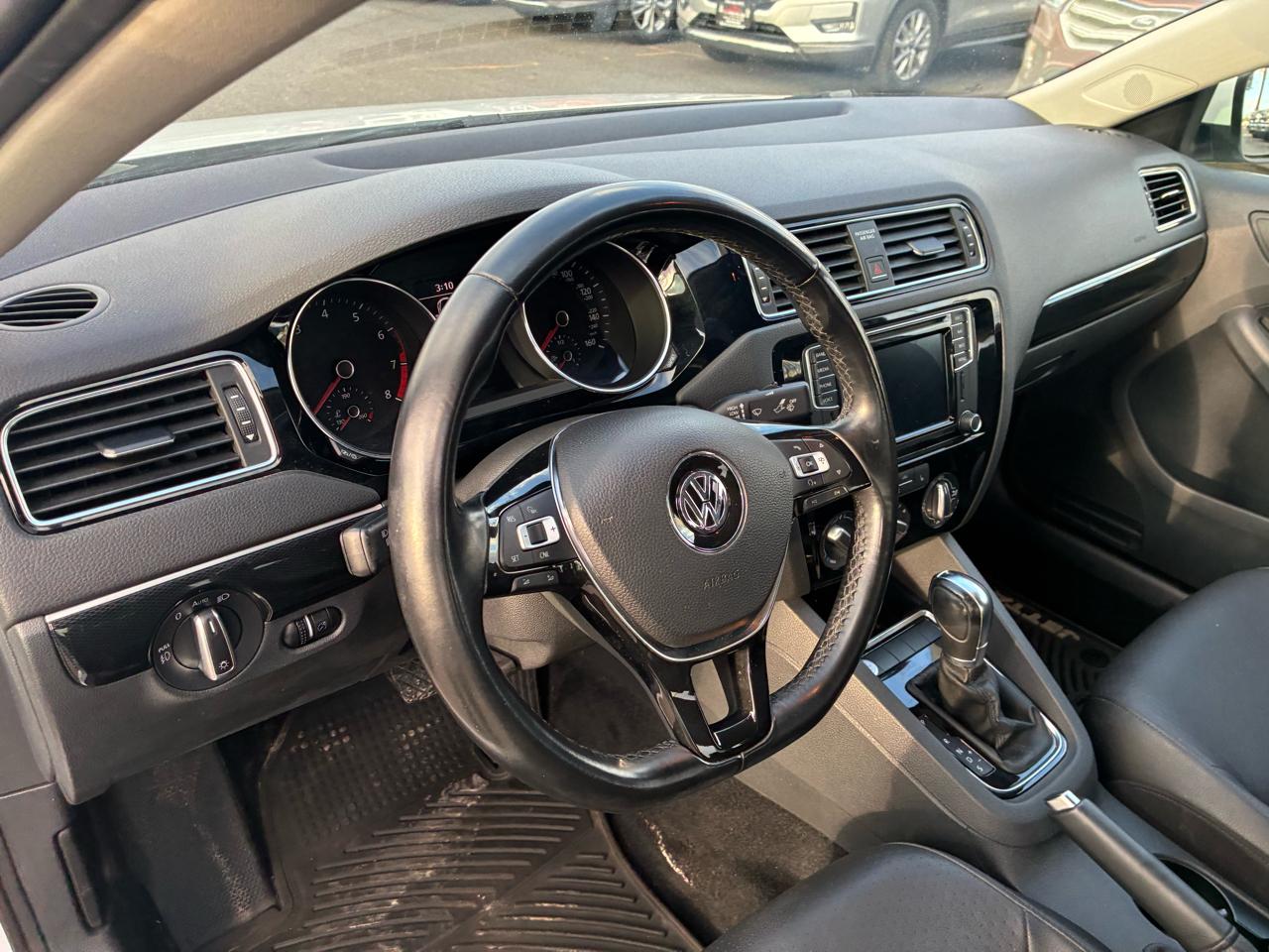 Volkswagen Jetta 1.4T SEL Premium 8A 2016