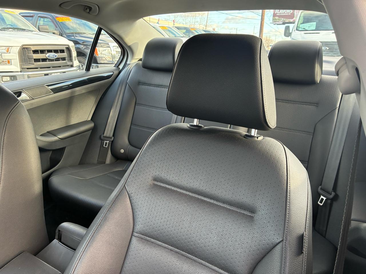 Volkswagen Jetta 1.4T SEL Premium 8A 2016