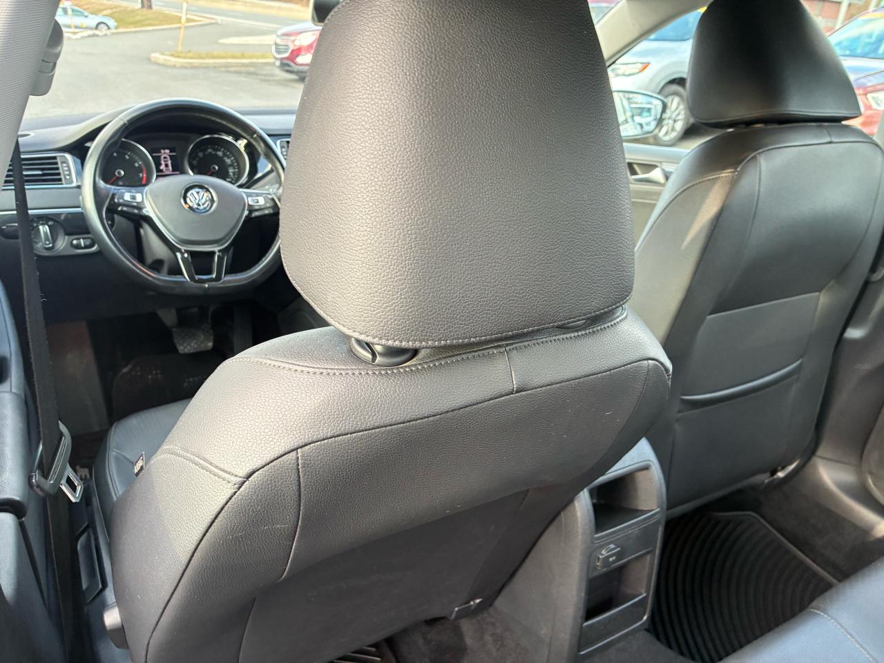 Volkswagen Jetta 1.4T SEL Premium 8A 2016