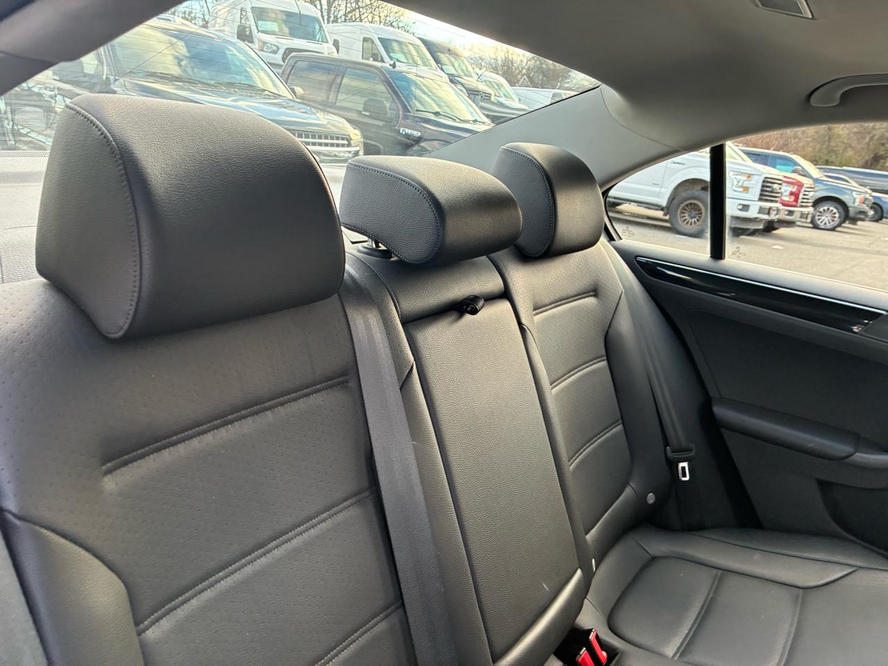 Volkswagen Jetta 1.4T SEL Premium 8A 2016