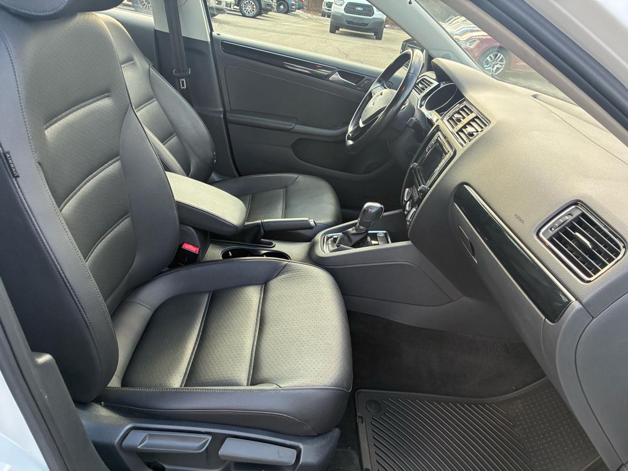 Volkswagen Jetta 1.4T SEL Premium 8A 2016