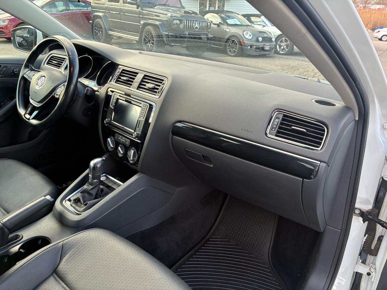 Volkswagen Jetta 1.4T SEL Premium 8A 2016