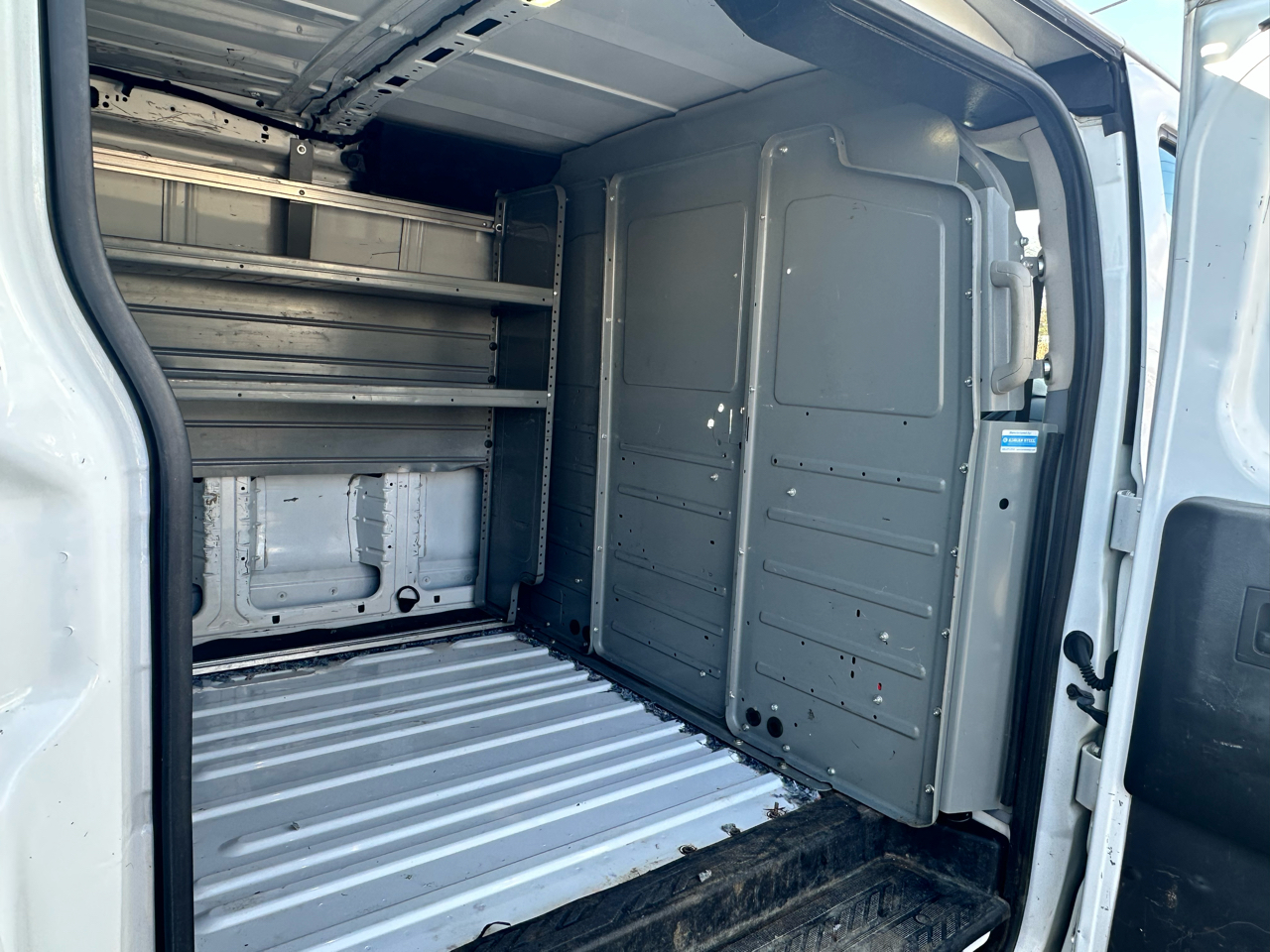 Ford Transit 150 Van Low Roof 60/40 Pass. 130-in. WB 2016
