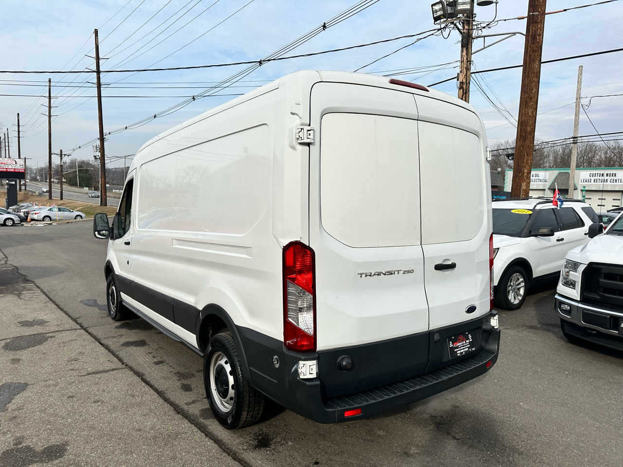 Ford Transit 250 Van Med. Roof w/Sliding Pass. 148-in. WB 2016