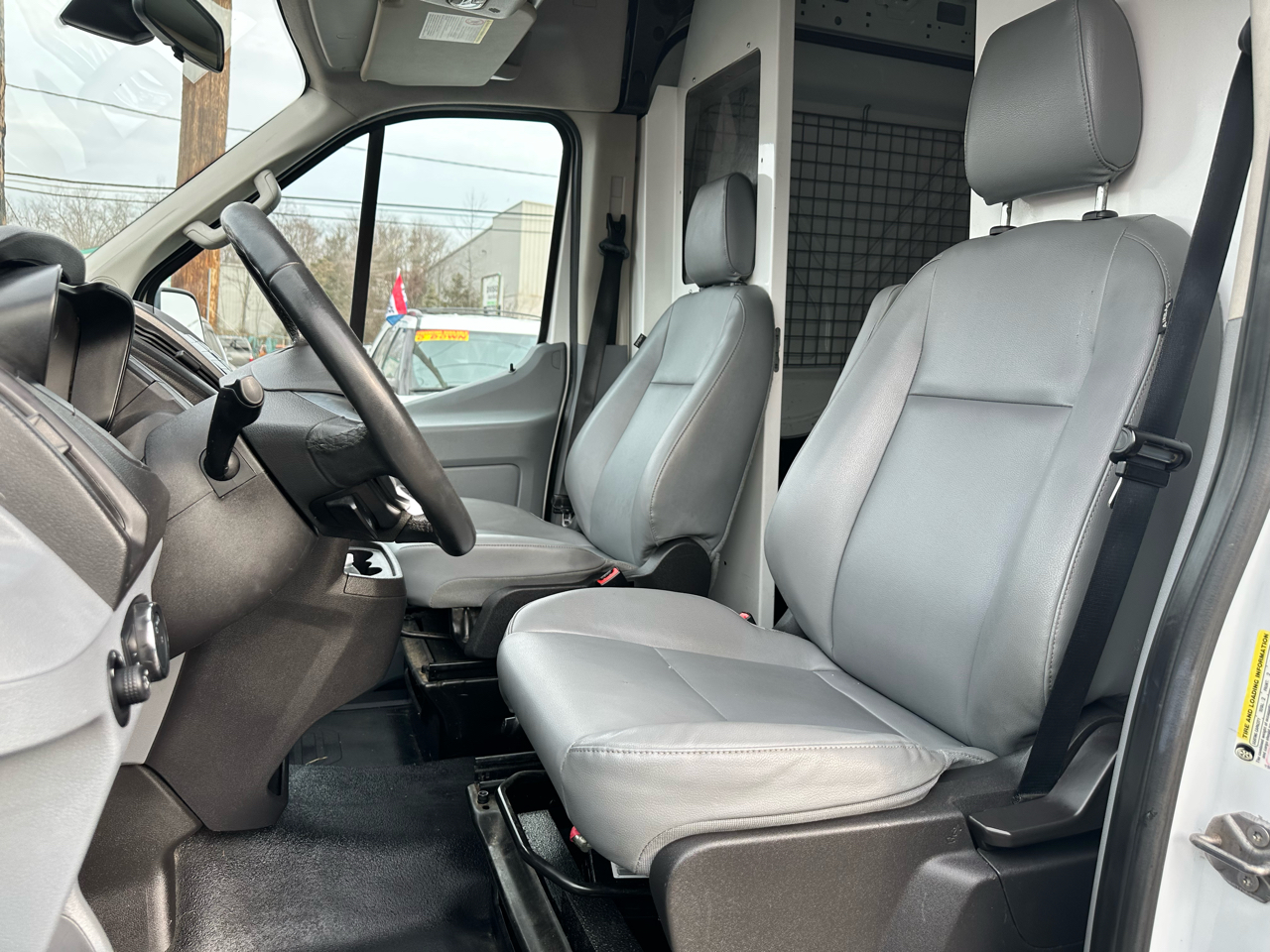 Ford Transit 250 Van Med. Roof w/Sliding Pass. 148-in. WB 2016