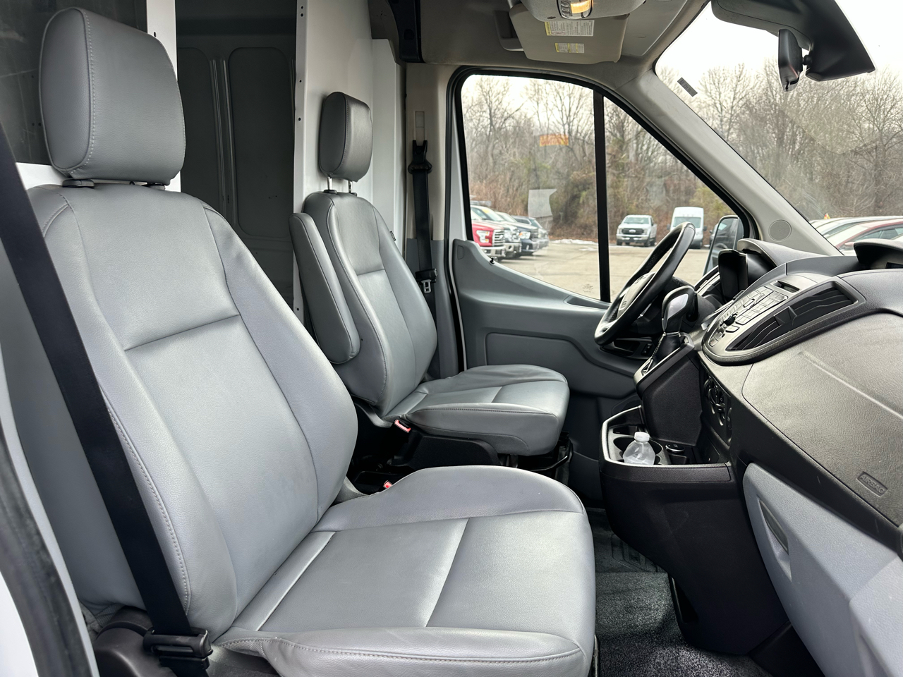 Ford Transit 250 Van Med. Roof w/Sliding Pass. 148-in. WB 2016