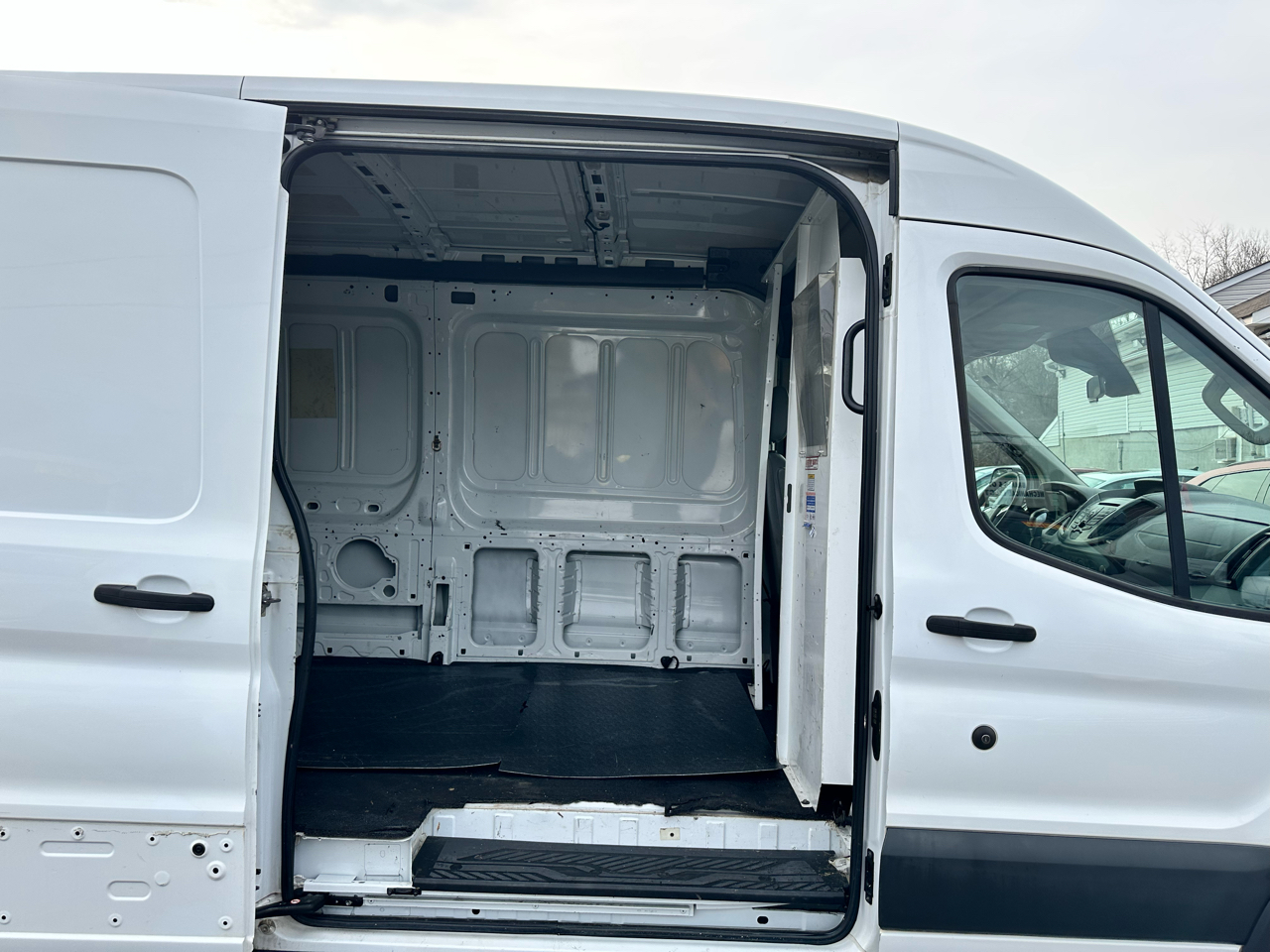 Ford Transit 250 Van Med. Roof w/Sliding Pass. 148-in. WB 2016